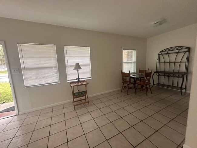 1315 SE Silver Springs Pl in Ocala, FL - Building Photo - Building Photo