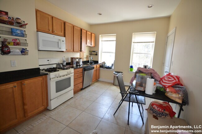193 Boylston St, Unit 2