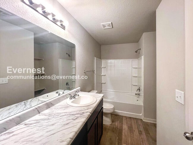 property at 3048 Emerald Pk Trl