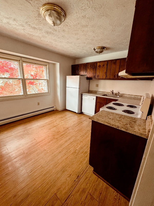 23 Crown St in Stafford, CT - Building Photo - Building Photo