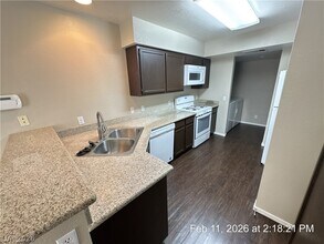 2822 Dawn Crossing Dr in Henderson, NV - Building Photo - Building Photo