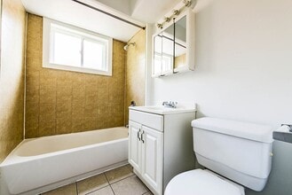 2109 S 5th Ave Maywood, IL 60153 in Maywood, IL - Building Photo - Building Photo