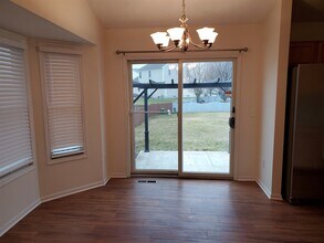 814 Holly Farms Dr in Columbus, OH - Foto de edificio - Building Photo