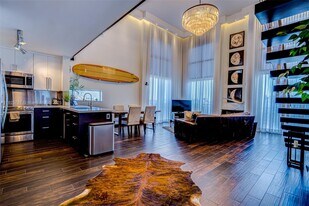 1701 Sunset Harbour Dr in Miami Beach, FL - Building Photo