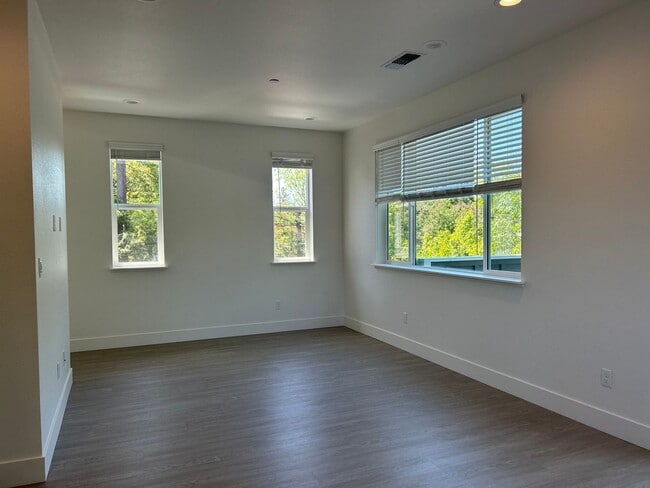 property at 2081 Dennis Ln