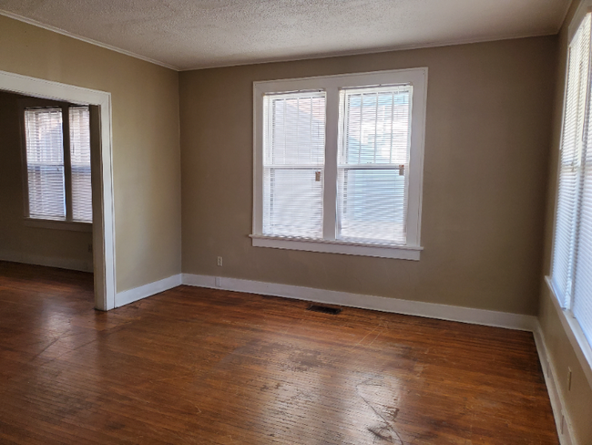 246 Airways Blvd in Jackson, TN - Building Photo - Building Photo
