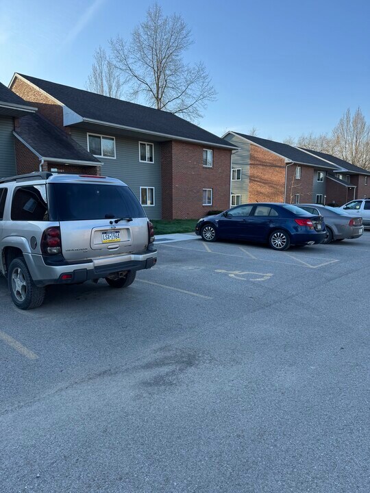 Country Place Apartments in Springboro, PA - Foto de edificio