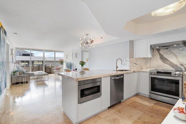 8911 Collins Ave in Surfside, FL - Building Photo - Building Photo