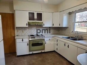 3314 N Taylor Ave in Decatur, IL - Building Photo - Building Photo