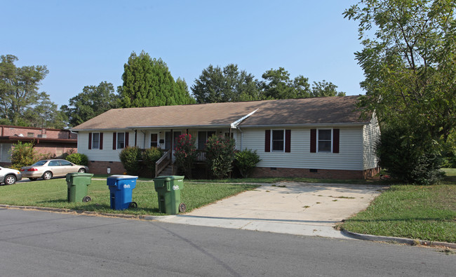161 E Glendale Ave in Mount Holly, NC - Foto de edificio - Building Photo
