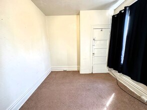 726 N St Clair St in Pittsburgh, PA - Building Photo - Building Photo