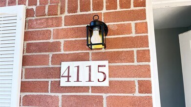 4115 Geronimo Lake Dr in Houston, TX - Building Photo - Building Photo