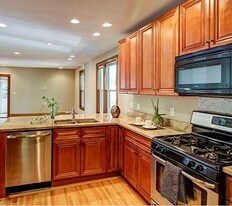 1607 Como Ave SE in Minneapolis, MN - Building Photo