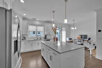 8 Brentwood Cir in Danbury, CT - Building Photo - Building Photo