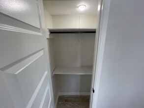4107 Cedar Ave-Unit -4 in Laredo, TX - Building Photo - Building Photo