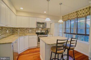 32 Lovett Ct in Timonium, MD - Building Photo