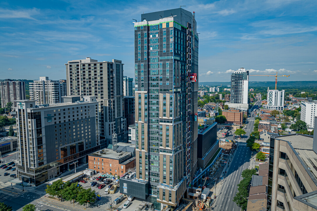 10 Bay Graduate Residence in Hamilton, ON - Building Photo