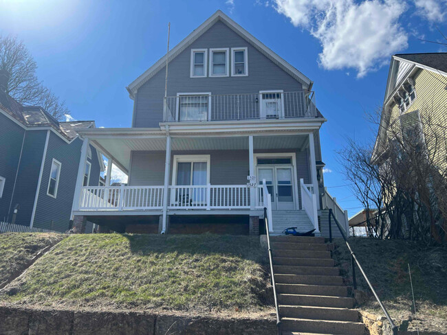 property at 1527 Fairview Pl