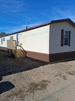 611 W Matthews St in Chillicothe, IL - Building Photo