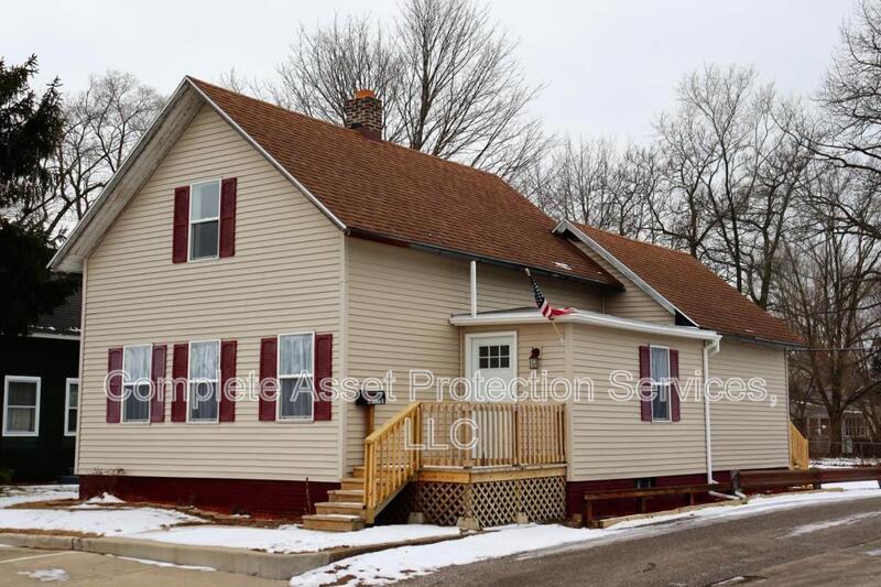 111 Jackson St in Michigan City, IN - Building Photo