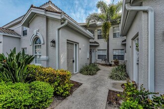 6812 Satinleaf Rd S in Naples, FL - Building Photo - Building Photo