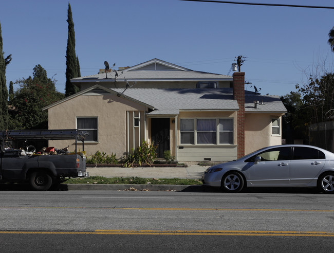 7100 Coldwater Canyon Ave in North Hollywood, CA - Building Photo - Building Photo