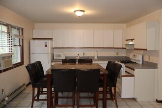 17 Bronxville Ln in Yonkers, NY - Building Photo - Building Photo