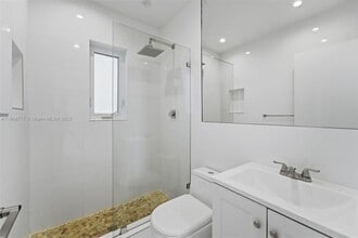 570 NW 49th St in Miami, FL - Building Photo - Building Photo