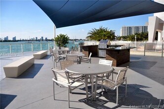 1200 West Ave, Unit 1411 in Miami Beach, FL - Building Photo - Building Photo