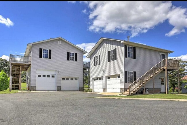 6598 Louisa Rd in Keswick, VA - Building Photo - Building Photo