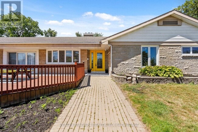 property at 290 Lakeshore Rd