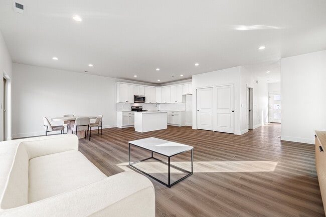 1030 S Underwood Pl in Kennewick, WA - Building Photo - Building Photo