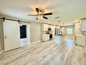 1918 E Shadowlawn Ave in Tampa, FL - Building Photo - Building Photo