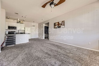 19303 E College Dr in Aurora, CO - Building Photo - Building Photo