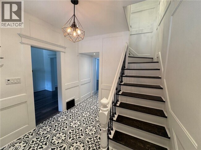 137 Avondale St in Hamilton, ON - Building Photo - Building Photo