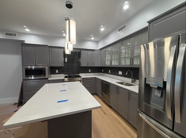 12 Aldersey St, Unit 2L