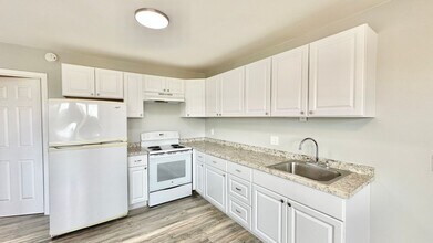 1744 Vía Entrada in Fallbrook, CA - Building Photo - Building Photo