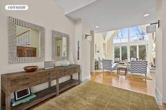 26 Briarcroft Dr in East Hampton, NY - Building Photo - Building Photo