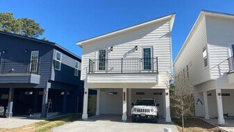 8627 Homewood Ln in Houston, TX - Building Photo