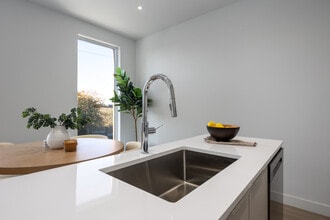 675 Butler Rue in Montréal, QC - Building Photo - Interior Photo
