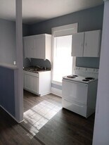 215 W King Ave in Kingsville, TX - Building Photo