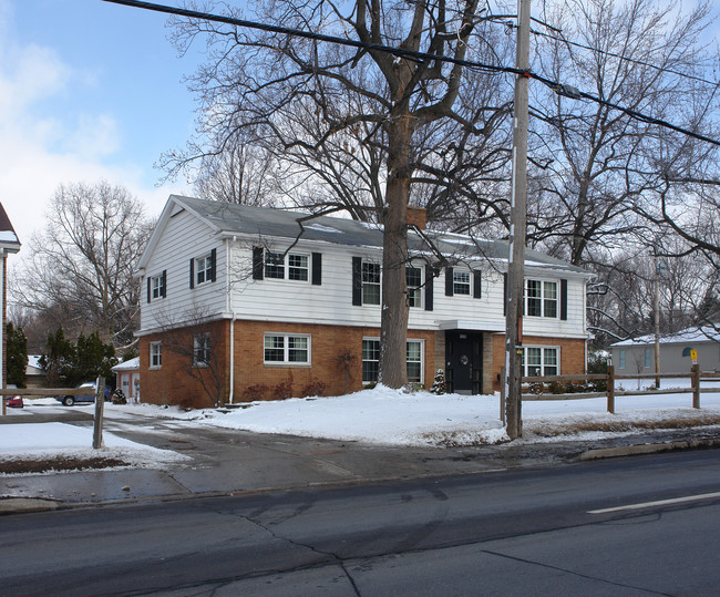 1235 E Main St in Kent, OH - Foto de edificio - Building Photo