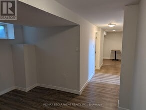 63 Pelham Rd in St Catharines, ON - Building Photo - Building Photo