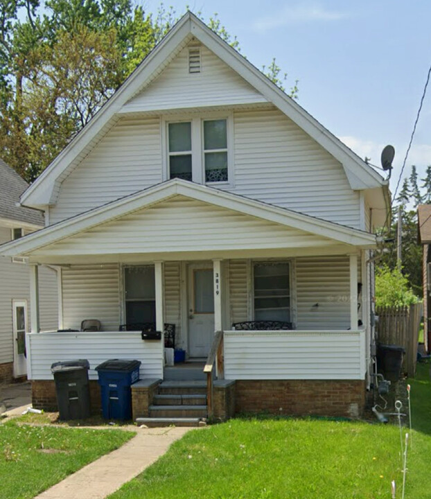 3819 Hazelhurst Ave in Toledo, OH - Foto de edificio