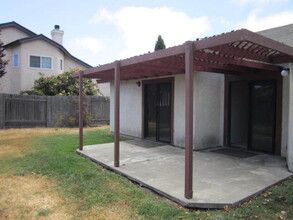 1316 Aster Ln in Lompoc, CA - Building Photo - Building Photo