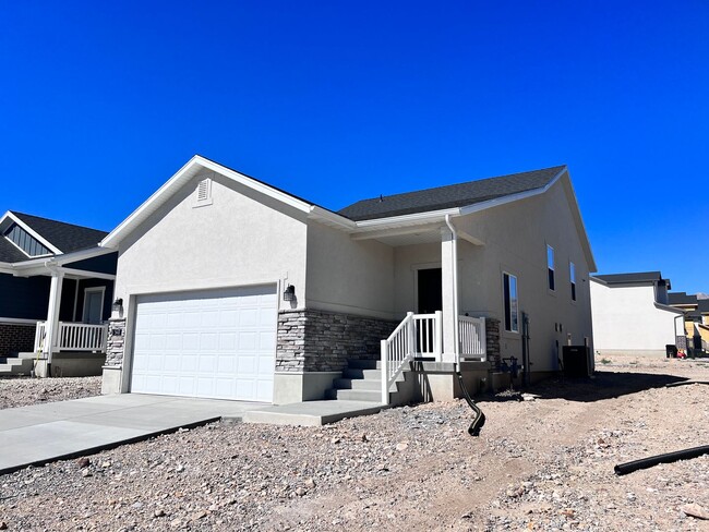 528 South Oracle St in Grantsville, UT - Foto de edificio - Building Photo