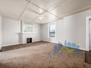 879 Sullivant Ave in Columbus, OH - Foto de edificio - Building Photo