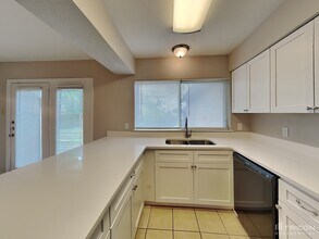 1122 Oakbluff Dr in Lancaster, TX - Building Photo - Building Photo