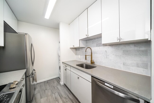 9019 Wall St in North Bergen, NJ - Building Photo - Building Photo