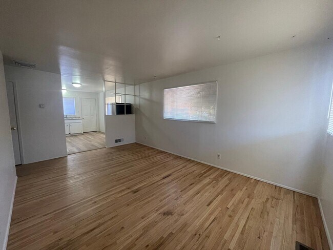 1124 Palomas Dr SE-Unit -B in Albuquerque, NM - Building Photo - Building Photo